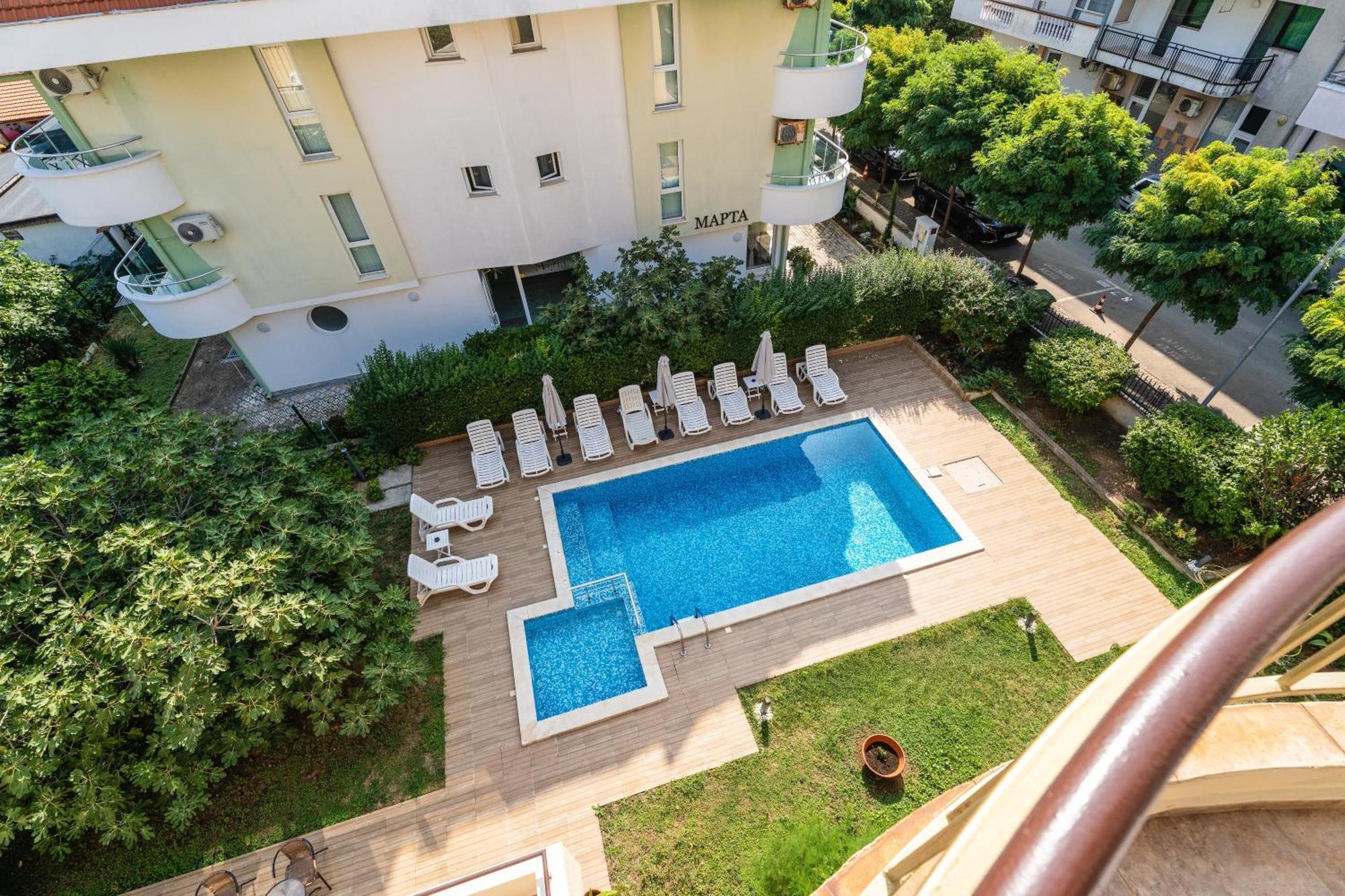 Hotel Milan Primorsko Ngoại thất bức ảnh