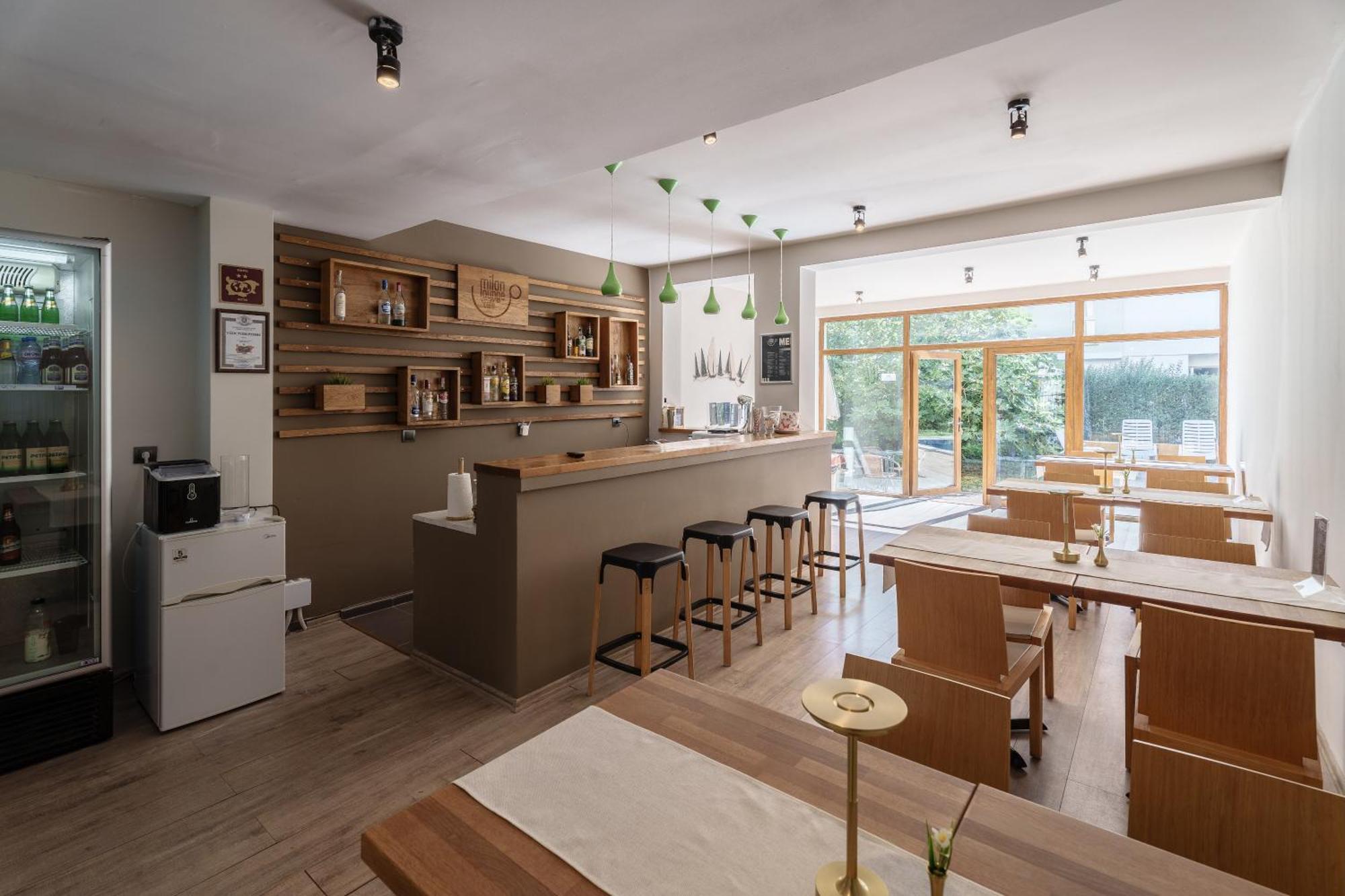 Hotel Milan Primorsko Ngoại thất bức ảnh