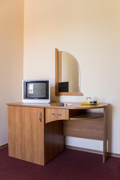 Hotel Milan Primorsko Ngoại thất bức ảnh