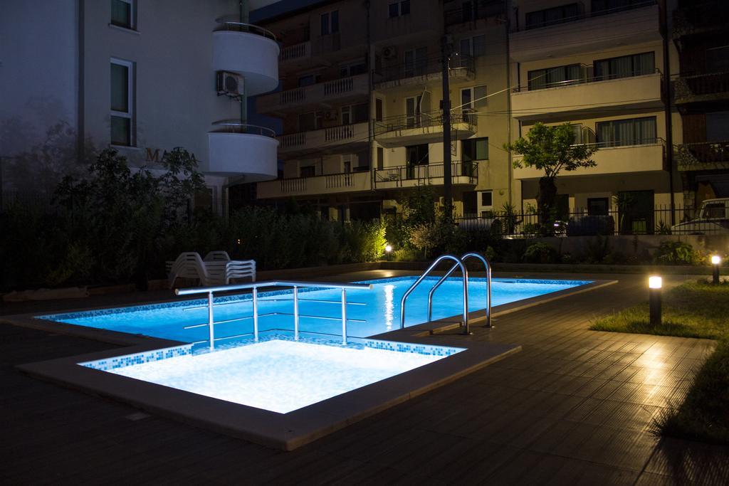 Hotel Milan Primorsko Ngoại thất bức ảnh