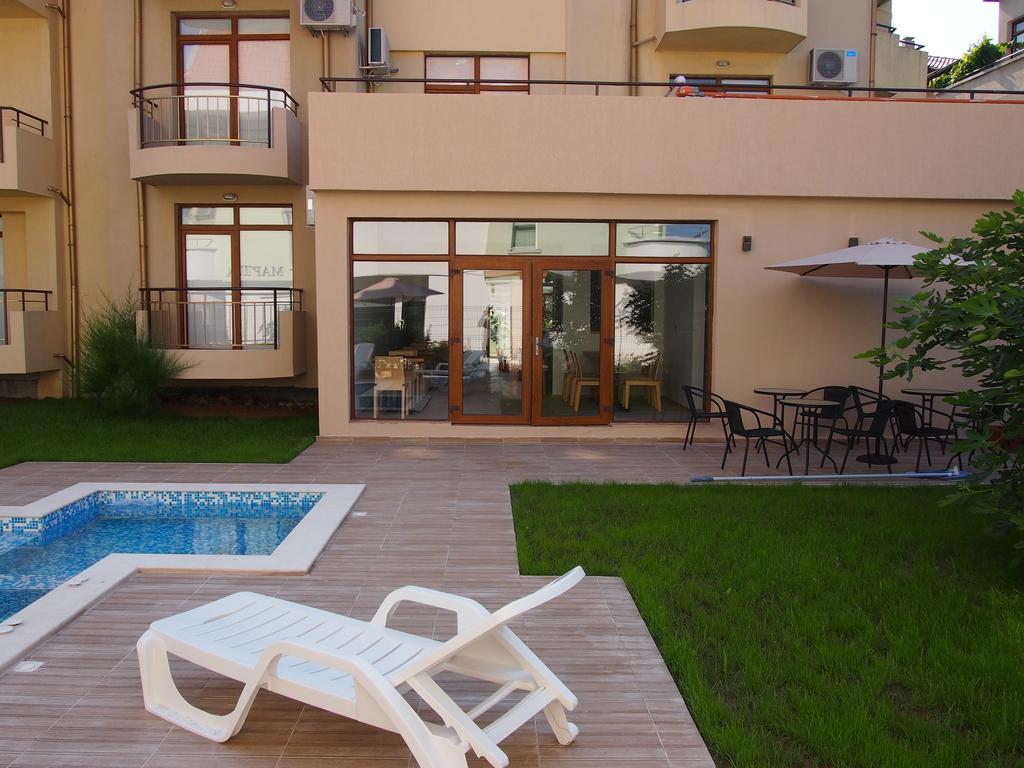 Hotel Milan Primorsko Ngoại thất bức ảnh