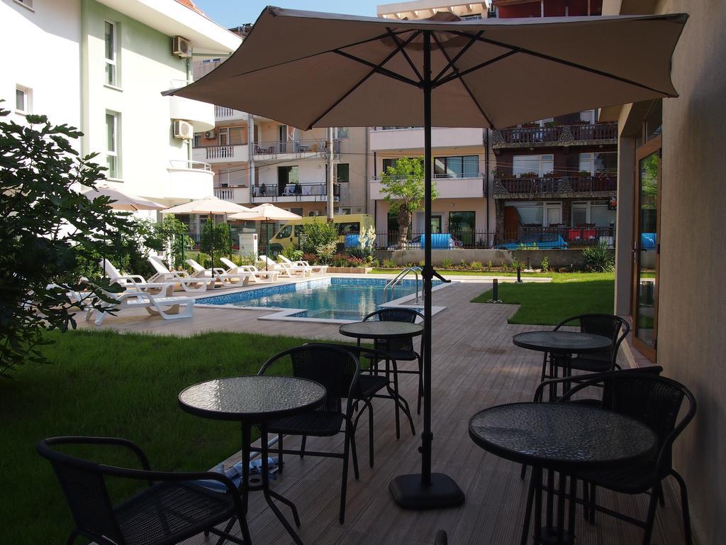 Hotel Milan Primorsko Ngoại thất bức ảnh