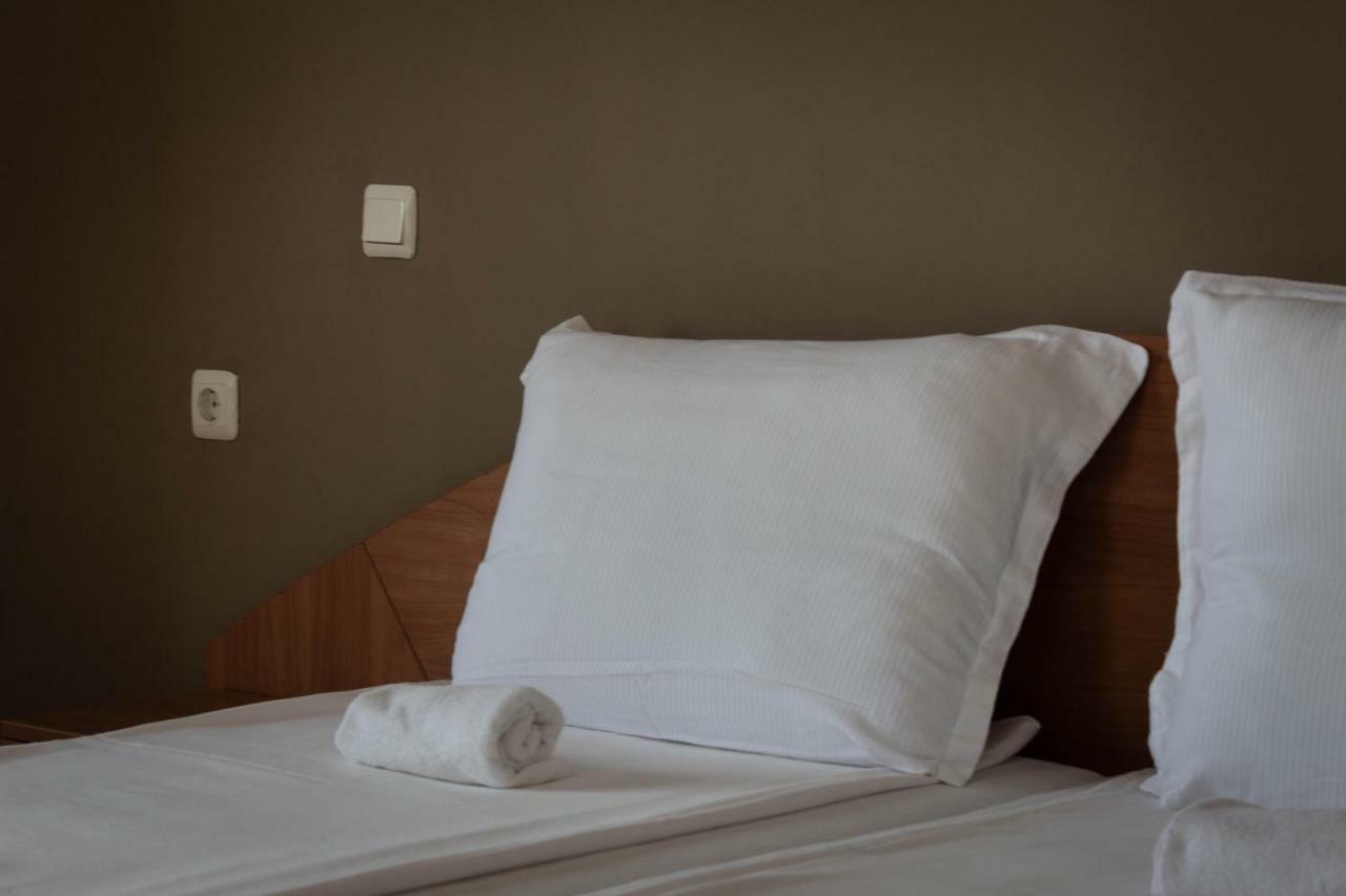 Hotel Milan Primorsko Ngoại thất bức ảnh
